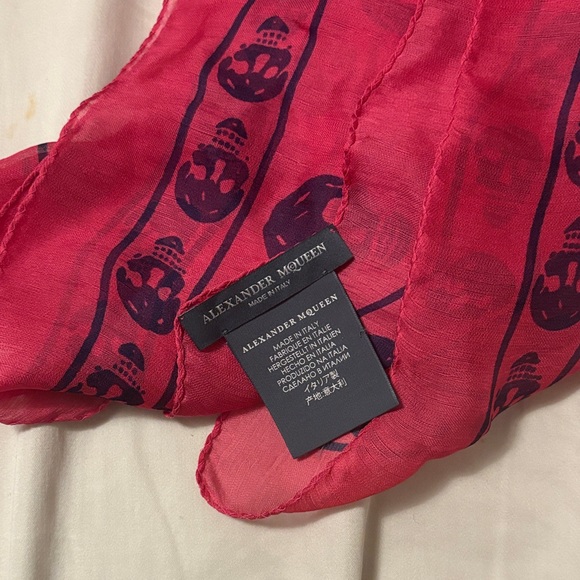 Alexander McQueen Pink Skull Scarf - Picture 2 of 2